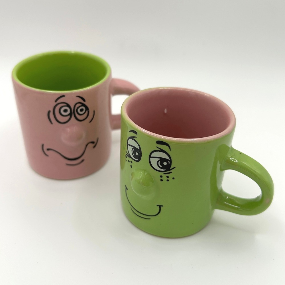 Vintage Style 3D Face Ceramic Mugs Set of 2 Pink Green Novelty Coffee Cups